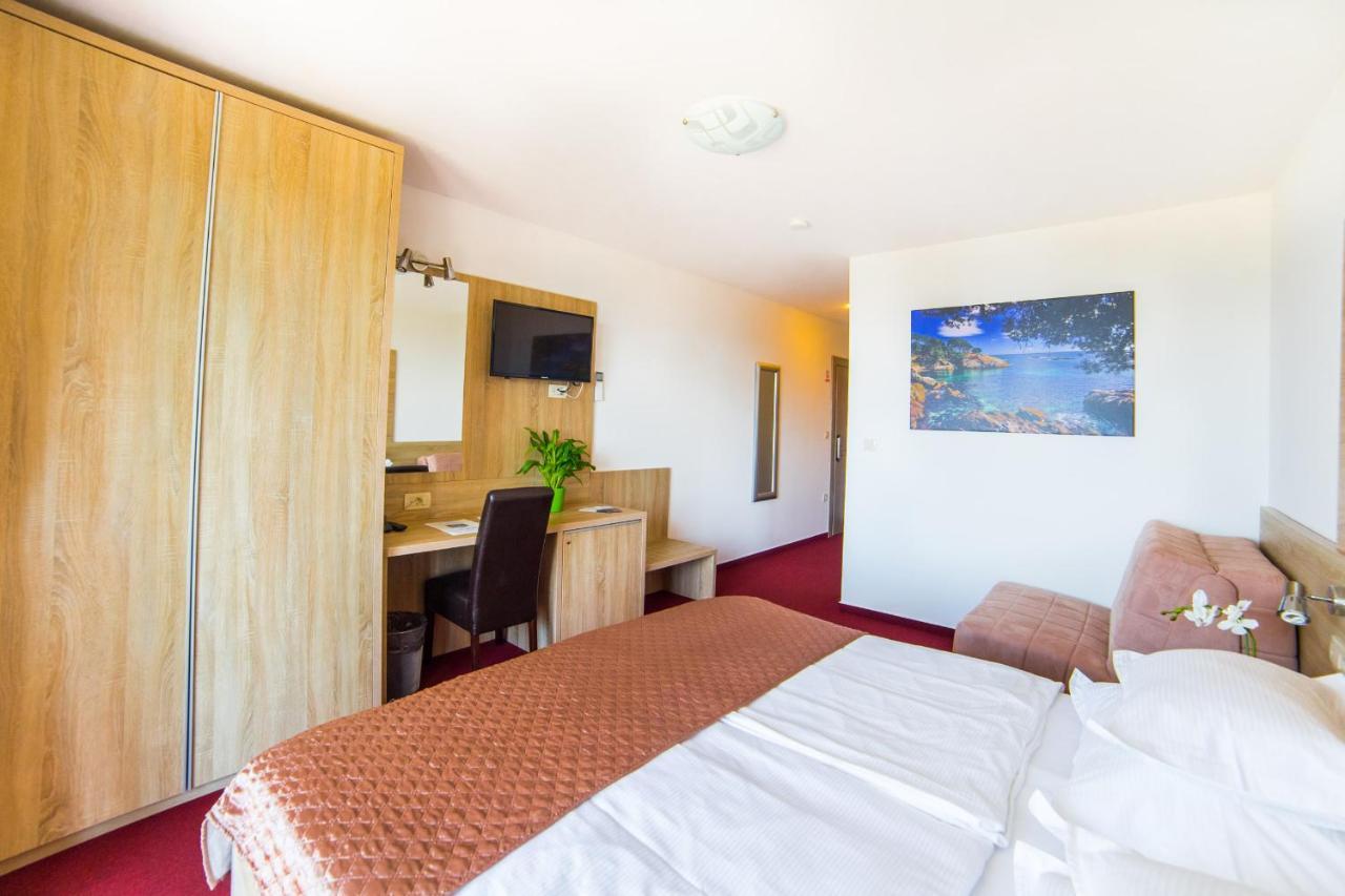 Hotel Antonija Drvenik  Εξωτερικό φωτογραφία