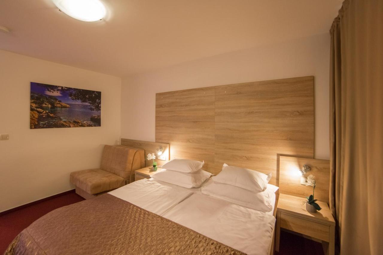 Hotel Antonija Drvenik  Εξωτερικό φωτογραφία