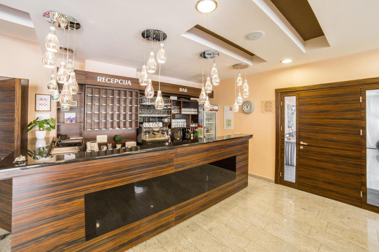 Hotel Antonija Drvenik  Εξωτερικό φωτογραφία
