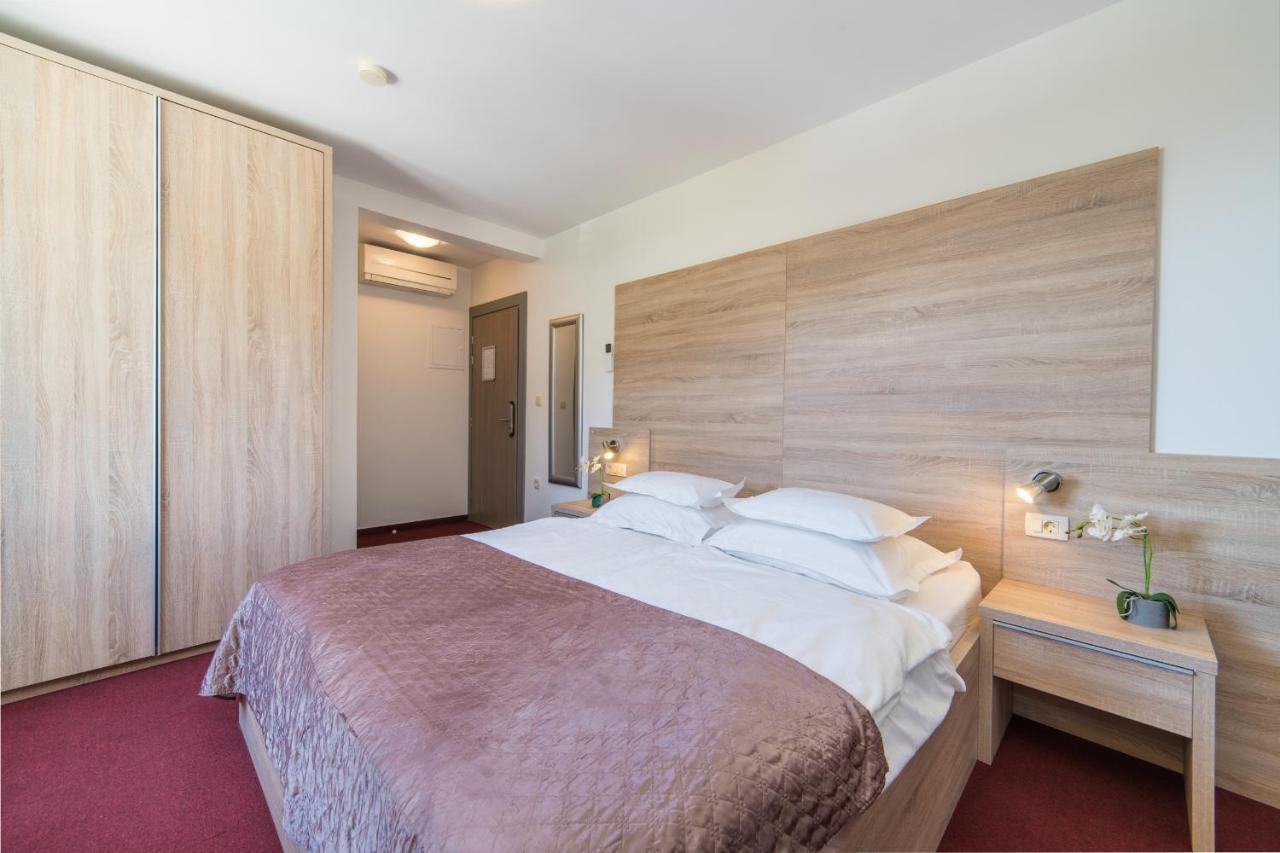 Hotel Antonija Drvenik  Εξωτερικό φωτογραφία