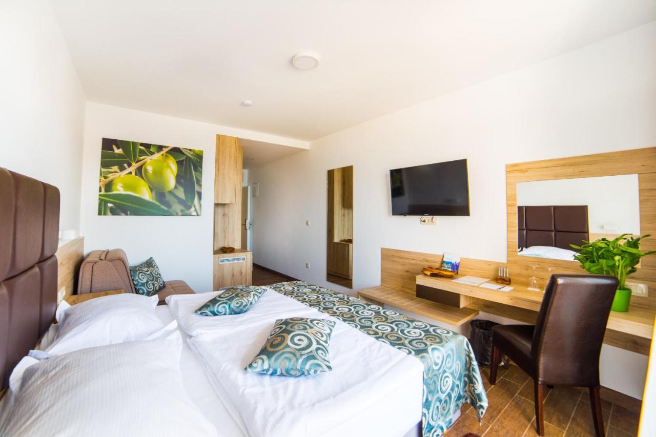 Hotel Antonija Drvenik  Εξωτερικό φωτογραφία